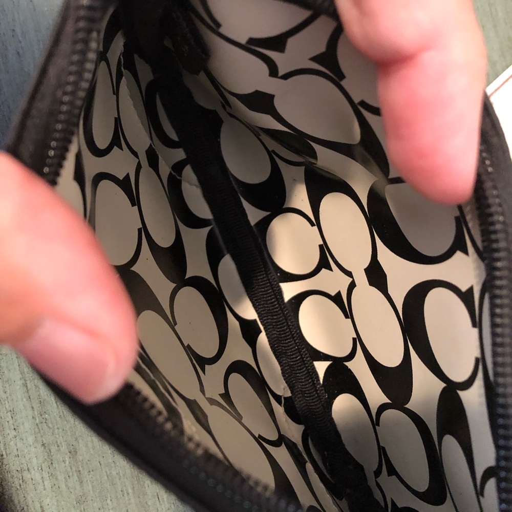 2 Coach wristlets - Picture 3 of 12